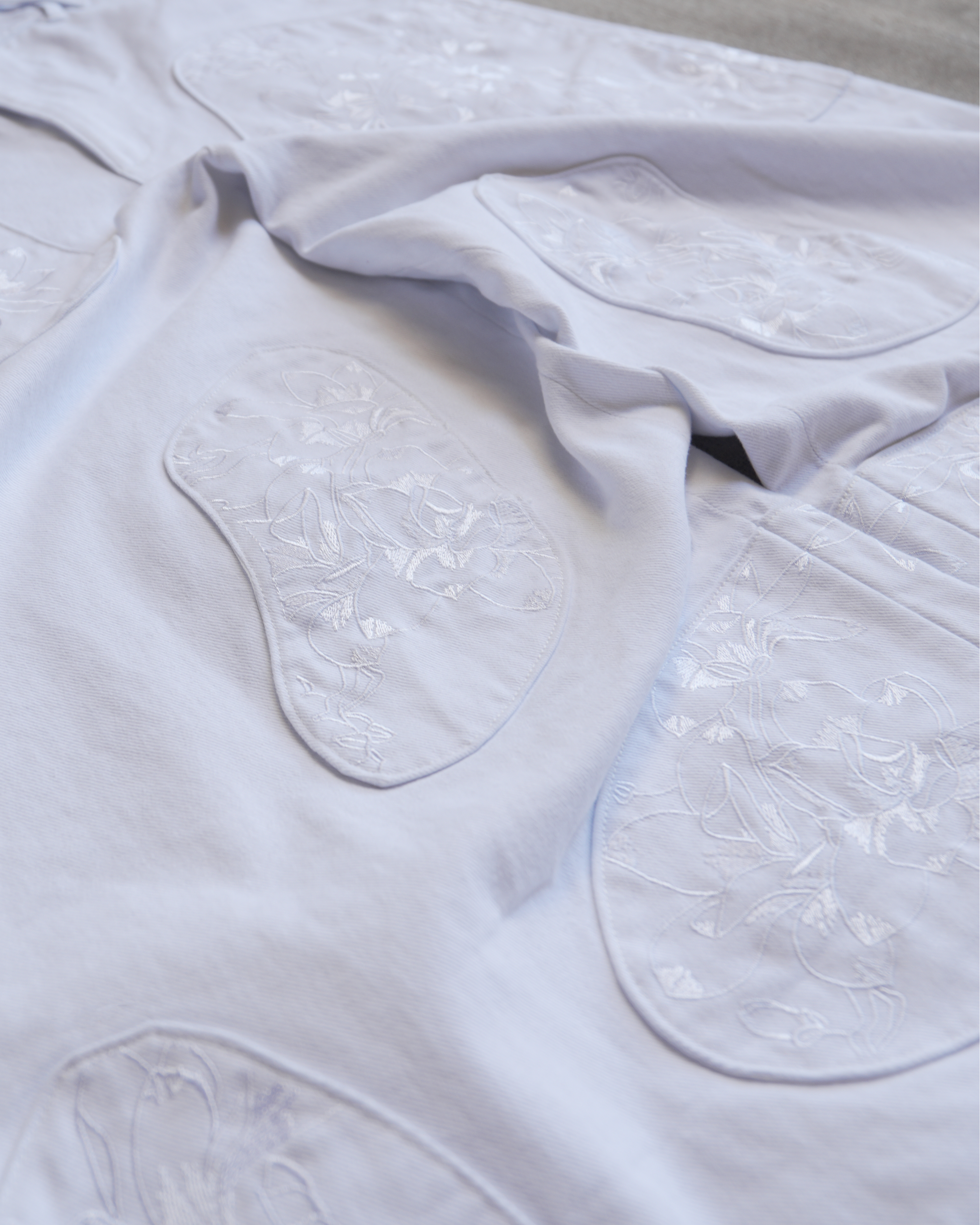 SHATTERED PORCELAIN DENIM (WHITE)